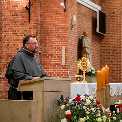 Boże Ciało w rytmie uwielbienia grafika